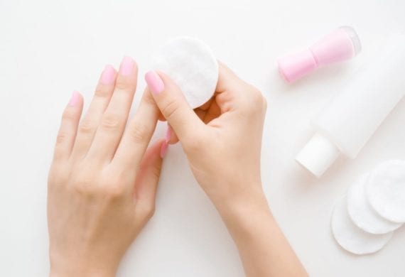 do you have shellac nails and you want to remove them yourself? Here's a guide on how to remove shellac nail polish in the comfort of your own home